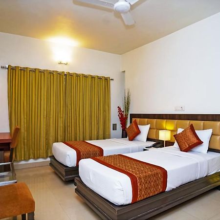 Hotel Pooja Palace New Delhi Eksteriør bilde