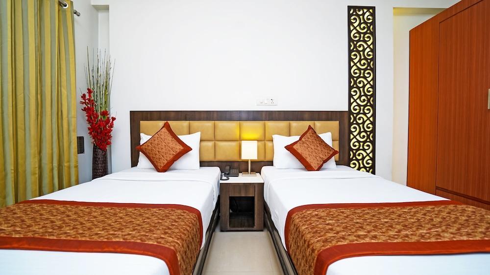 Hotel Pooja Palace New Delhi Eksteriør bilde
