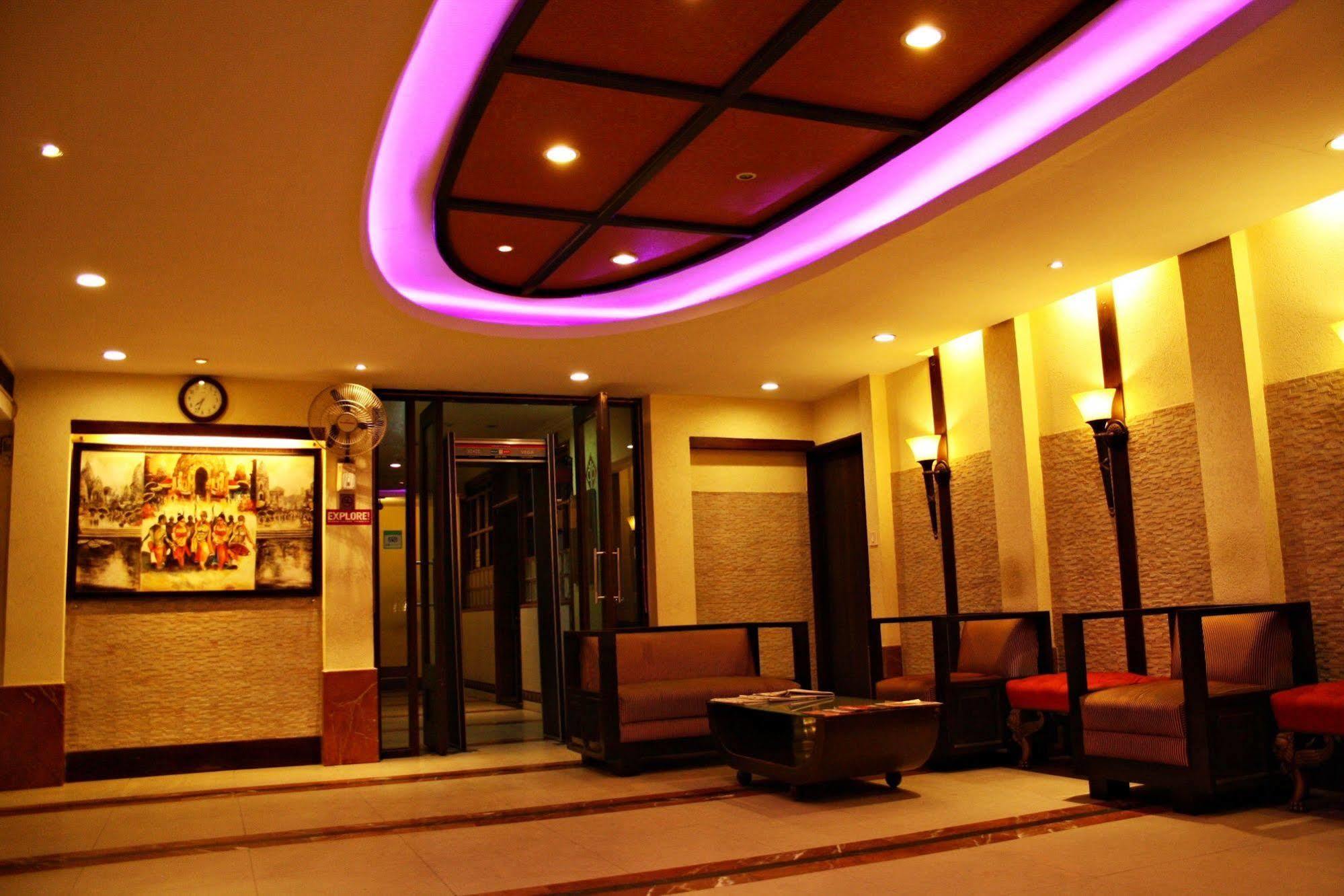 Hotel Pooja Palace New Delhi Eksteriør bilde