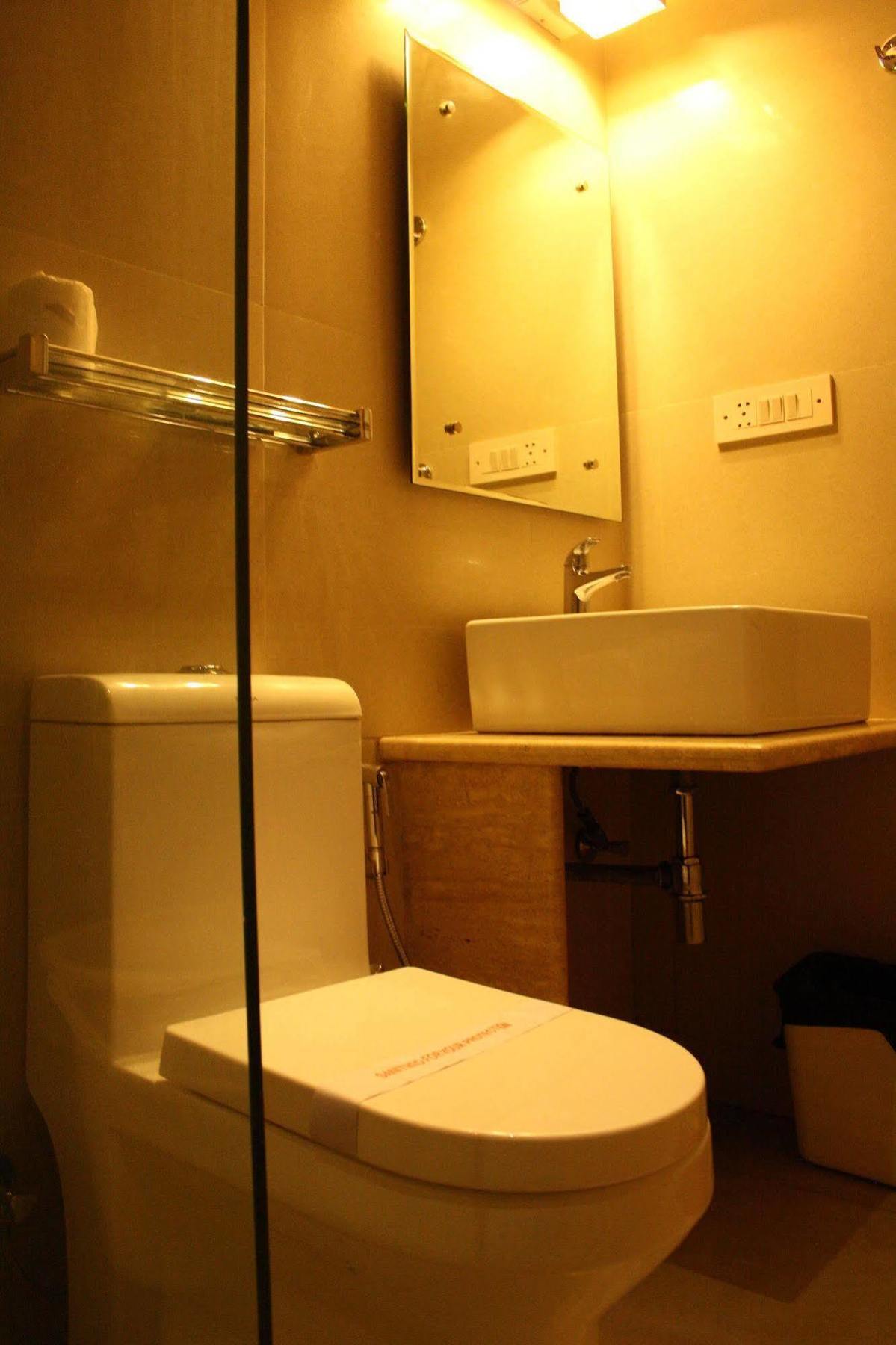 Hotel Pooja Palace New Delhi Eksteriør bilde