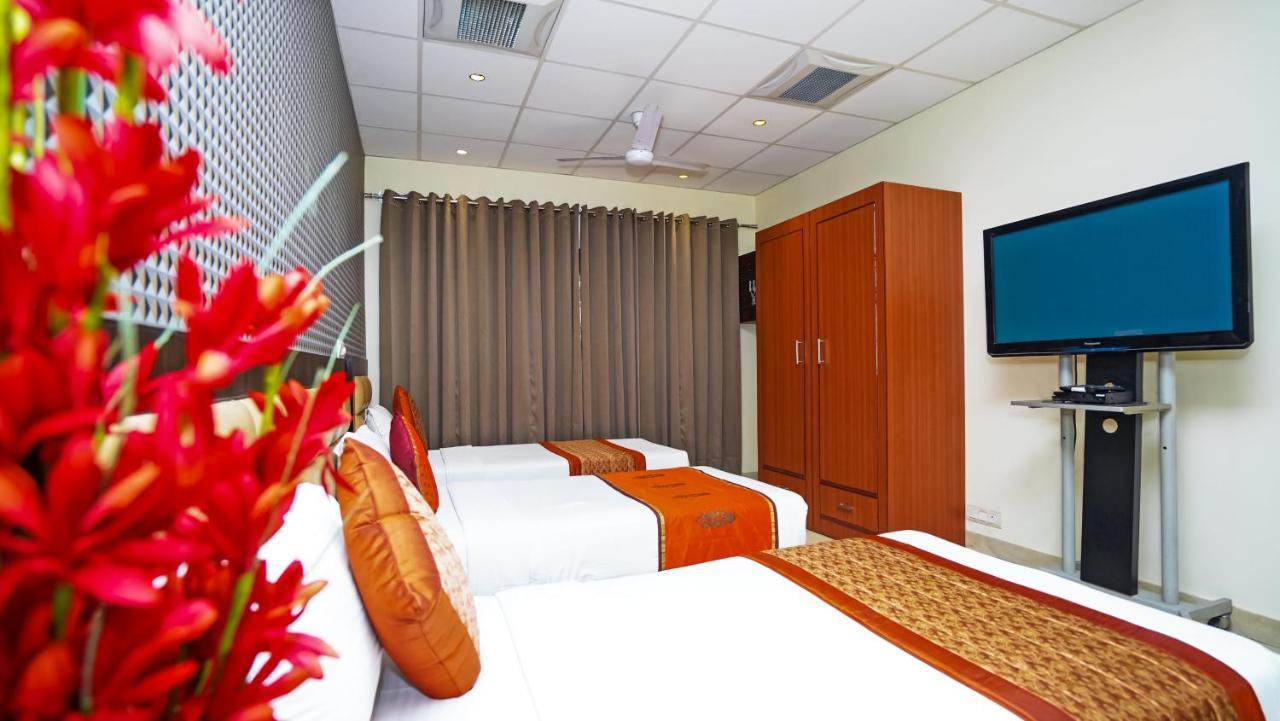 Hotel Pooja Palace New Delhi Eksteriør bilde