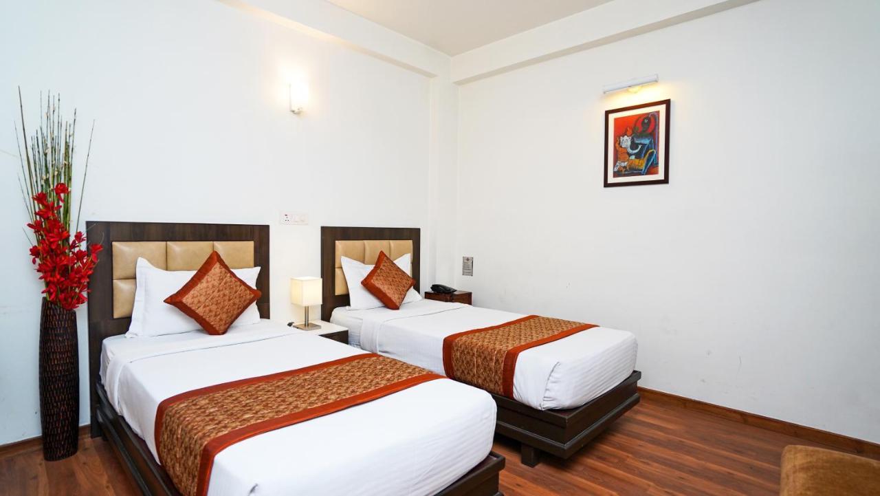 Hotel Pooja Palace New Delhi Eksteriør bilde
