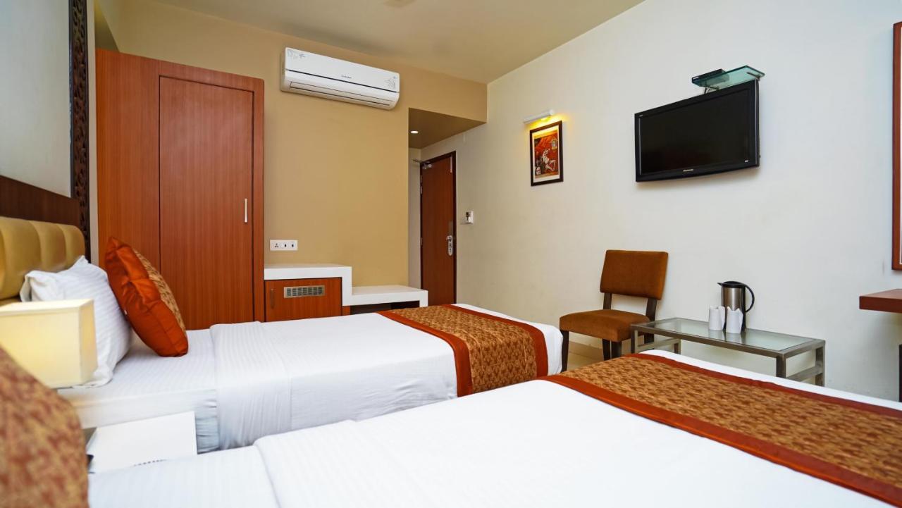 Hotel Pooja Palace New Delhi Eksteriør bilde