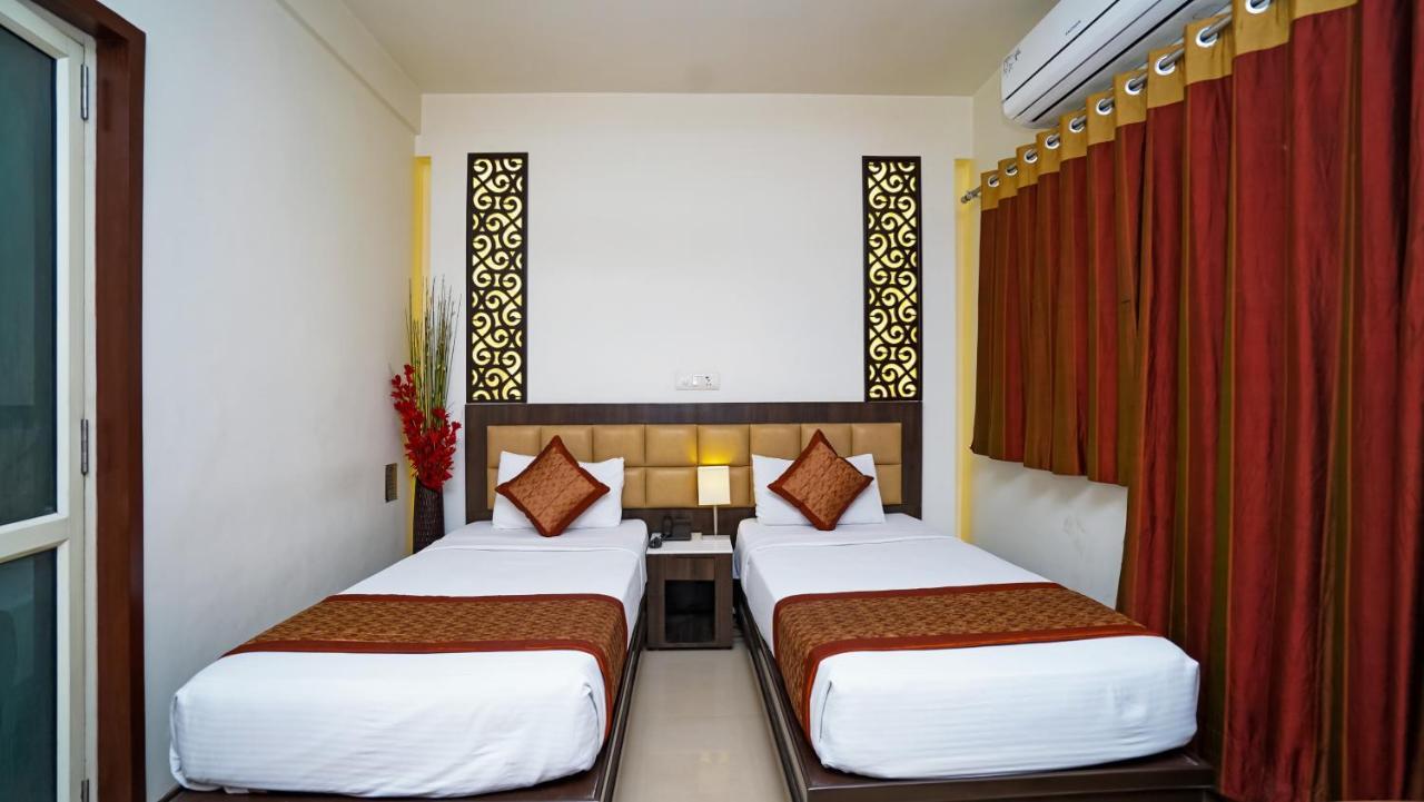 Hotel Pooja Palace New Delhi Eksteriør bilde
